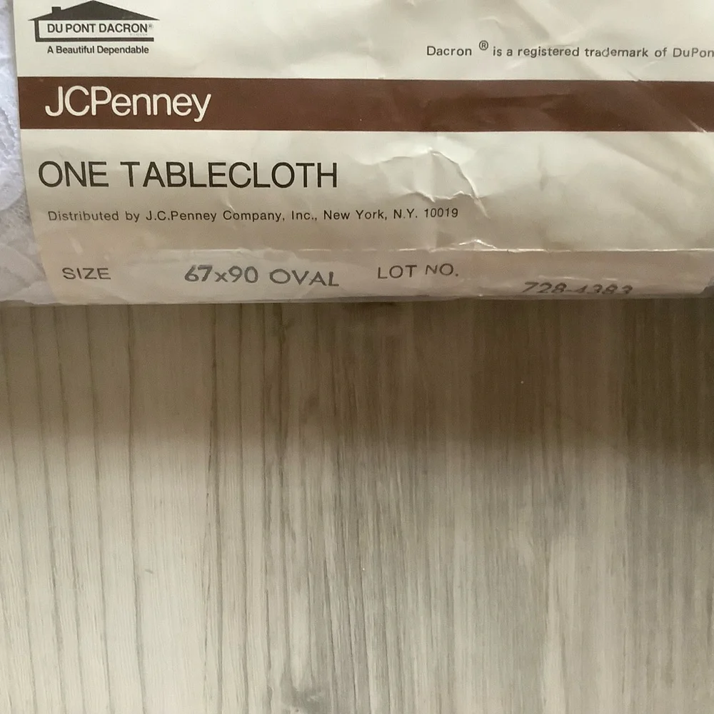 Vintage JC Penney oval tablecloth white with lace edges 67x90”